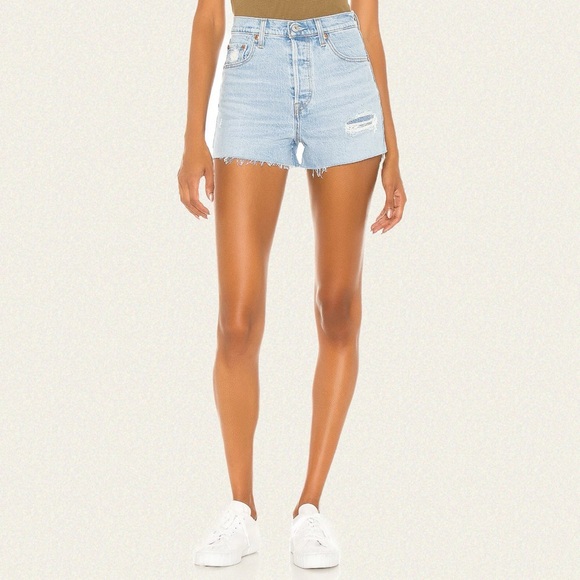 Levi’s Ribcage Short - Picture 1 of 8